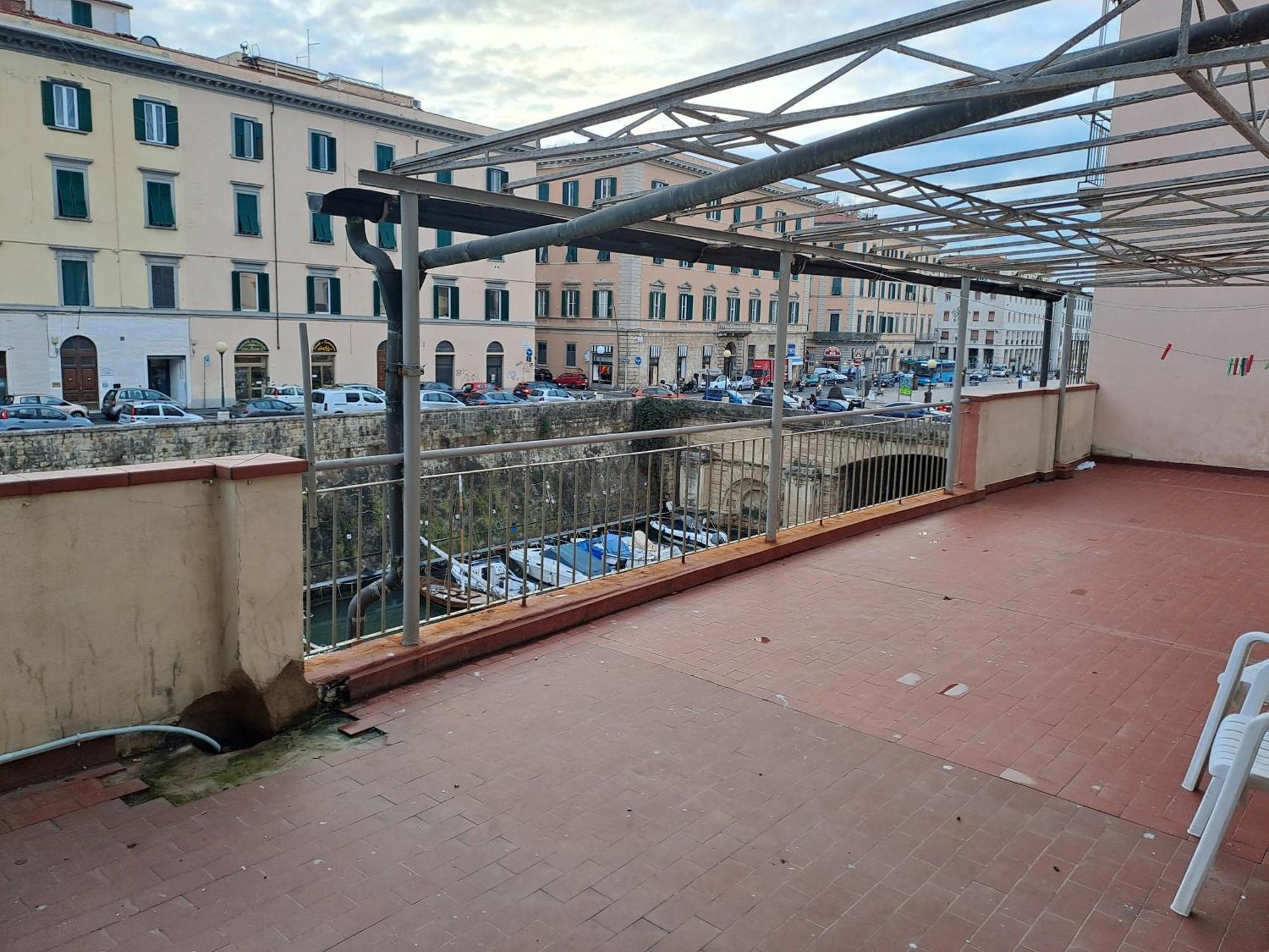 Giappone Inn Flat Livorno Luaran gambar